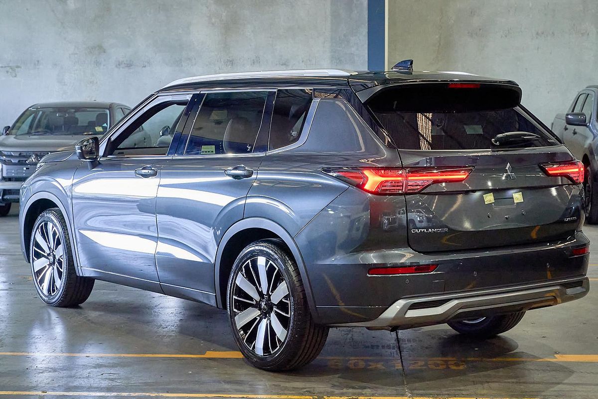 2025 Mitsubishi Outlander Exceed Tourer ZM