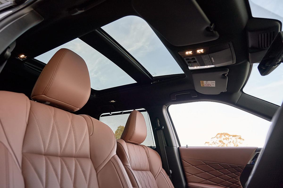 2025 Mitsubishi Outlander Exceed Tourer ZM