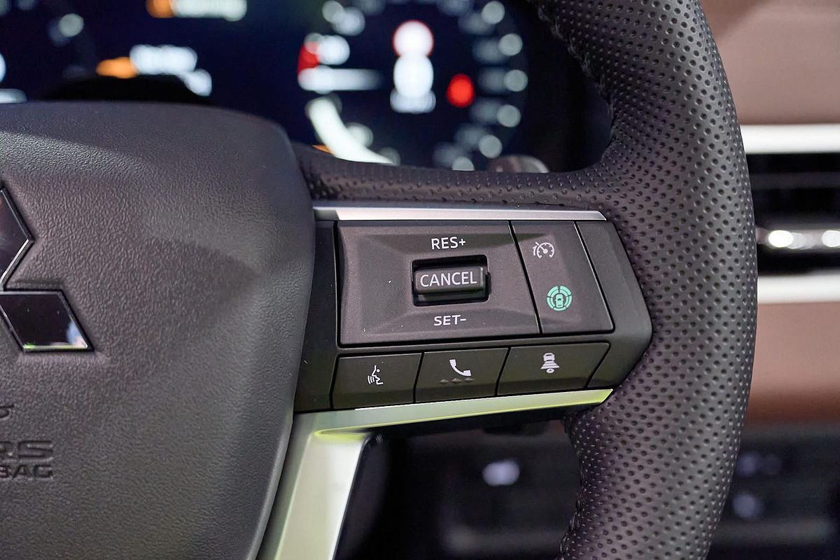 2025 Mitsubishi Outlander Exceed Tourer ZM