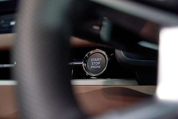 2025 Mitsubishi Outlander Exceed Tourer ZM