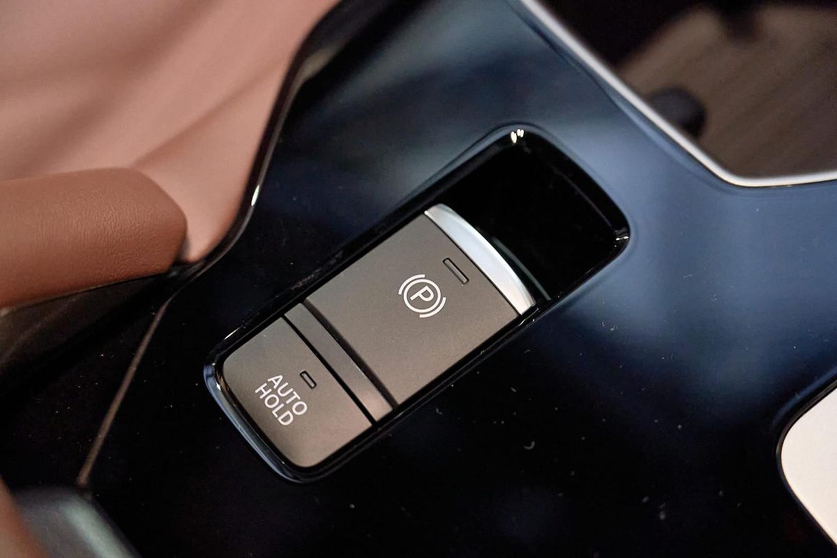 2025 Mitsubishi Outlander Exceed Tourer ZM