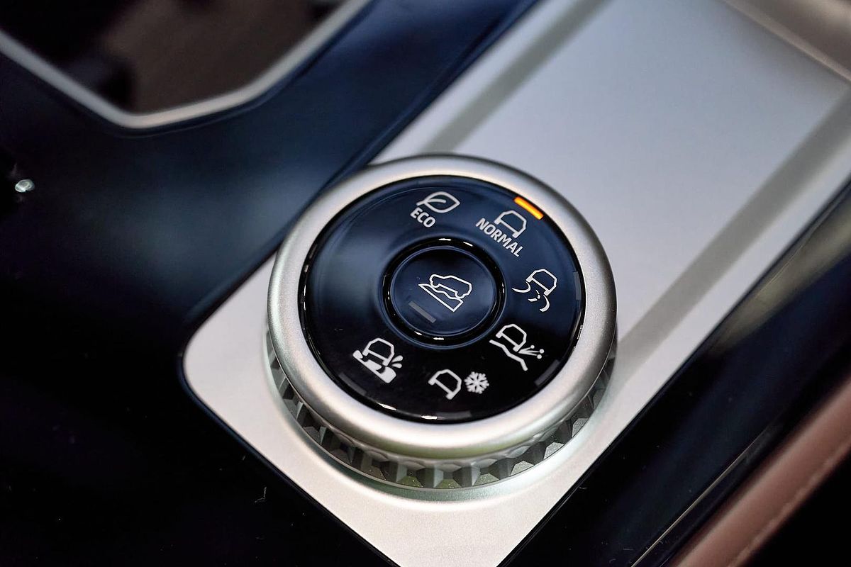 2025 Mitsubishi Outlander Exceed Tourer ZM