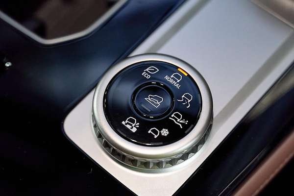 2025 Mitsubishi Outlander Exceed Tourer ZM