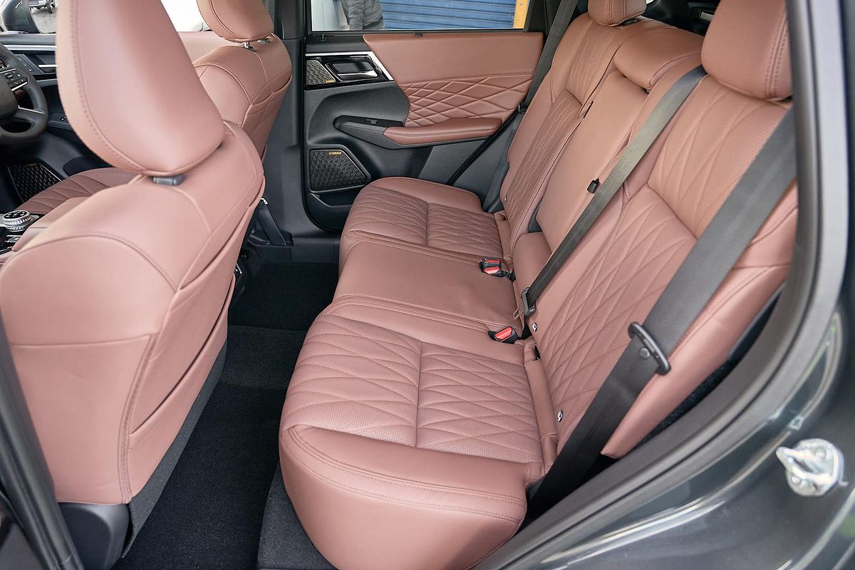 2025 Mitsubishi Outlander Exceed Tourer ZM