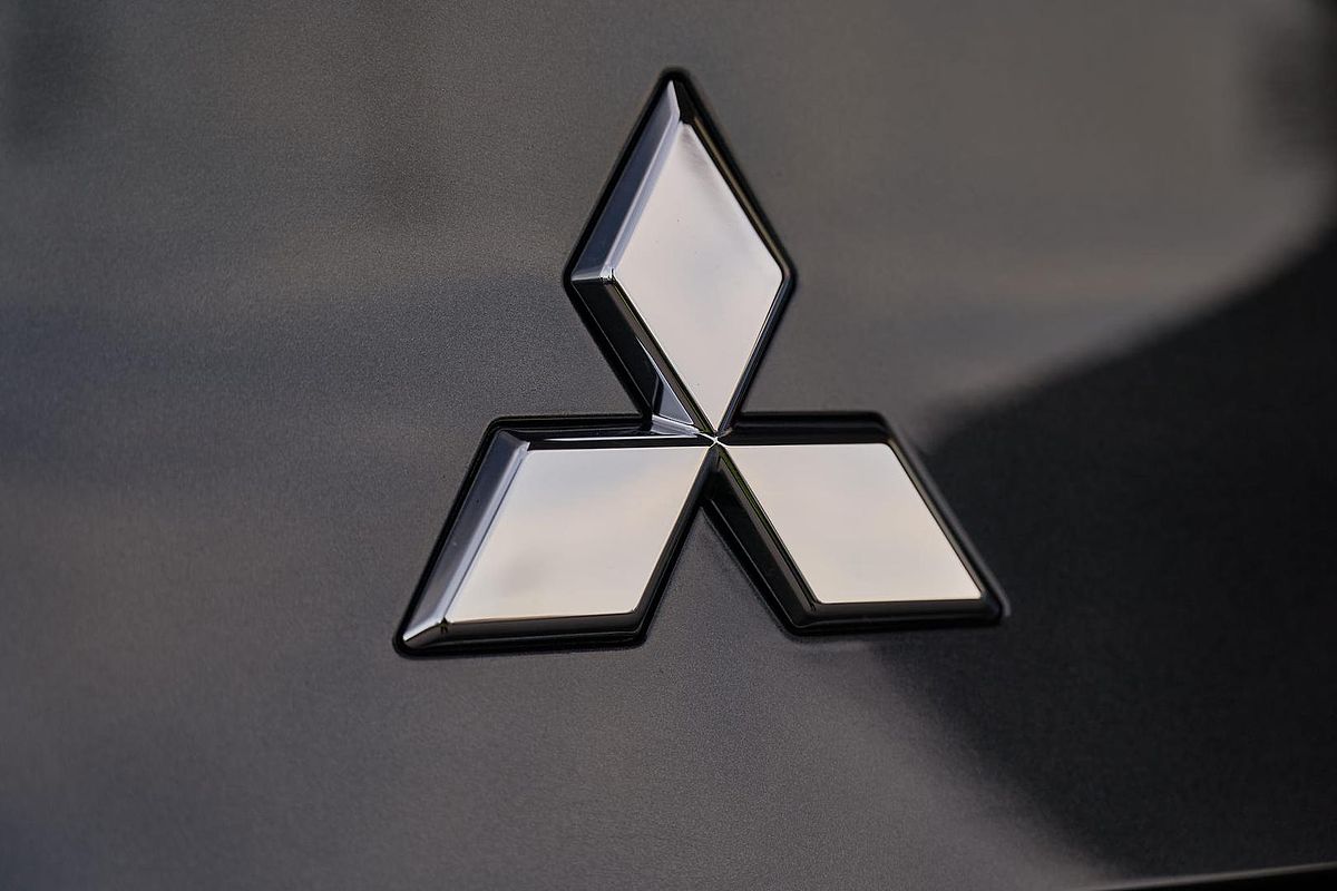 2025 Mitsubishi Outlander Exceed Tourer ZM