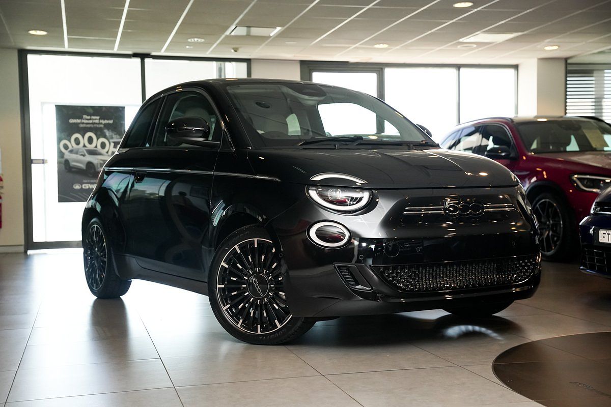 2023 Fiat 500e La Prima