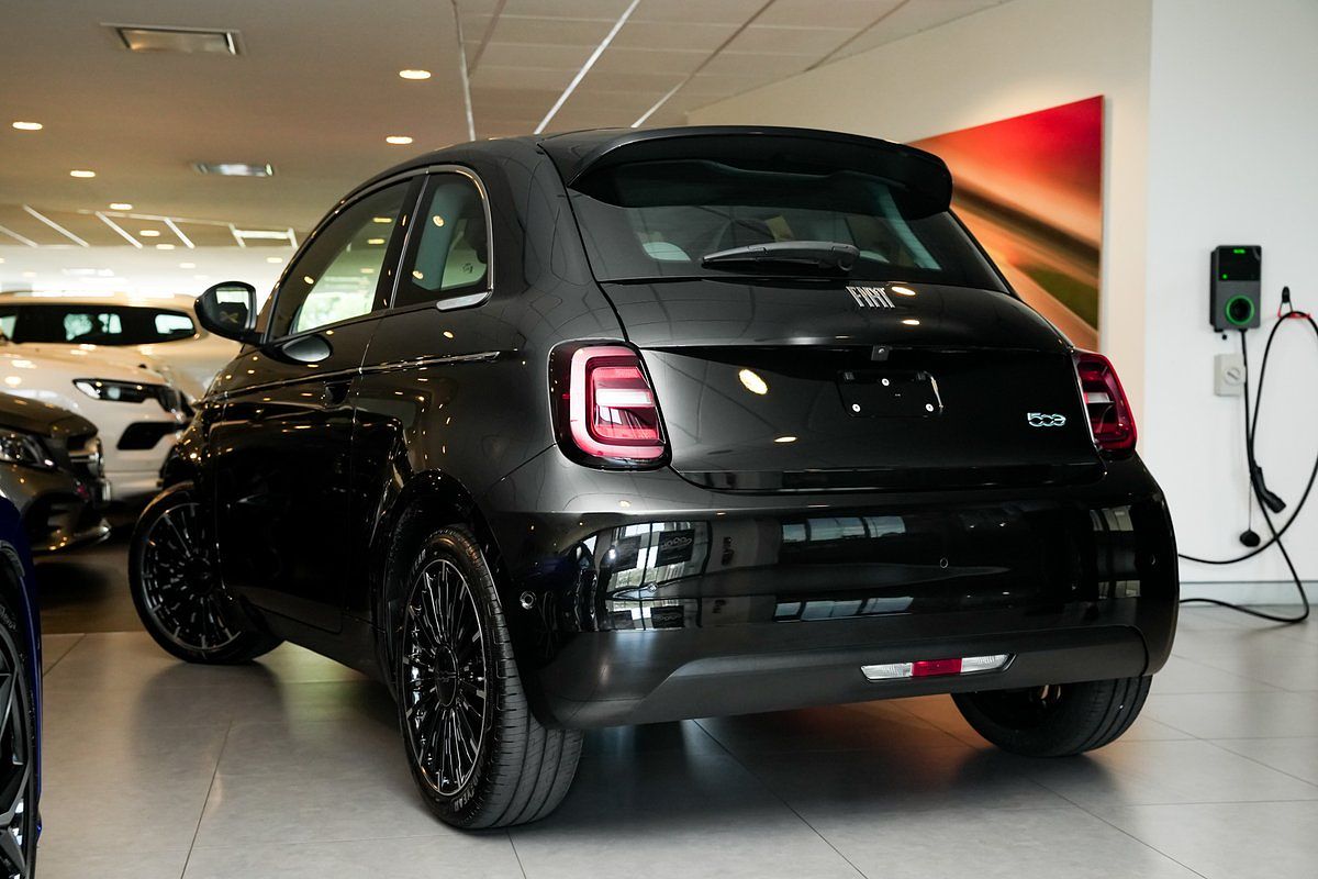 2023 Fiat 500e La Prima