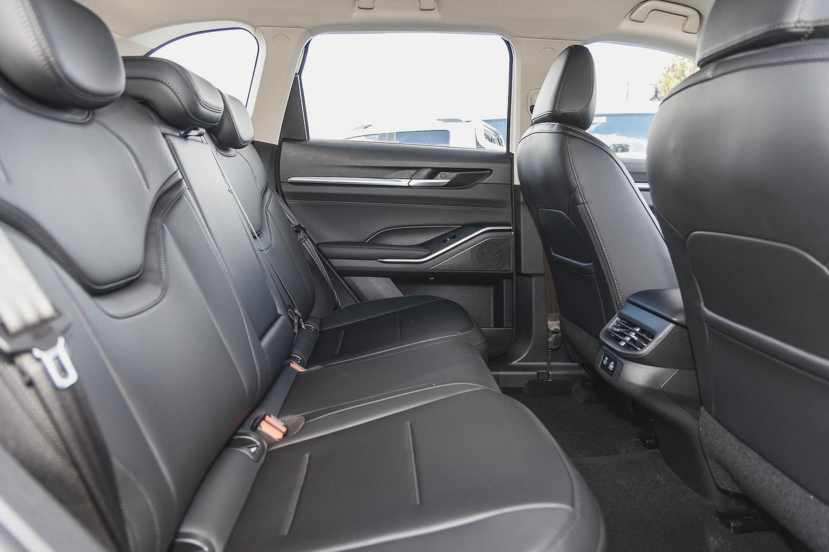 2025 GWM Haval H6 Lux B01