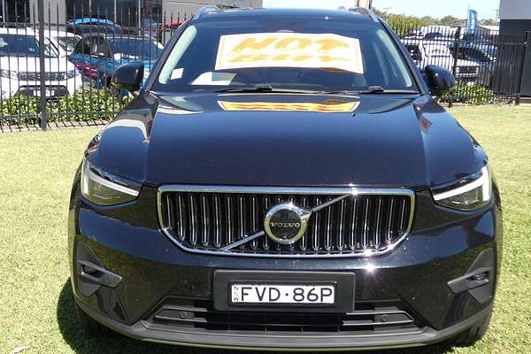 2024 Volvo XC40 Plus B4