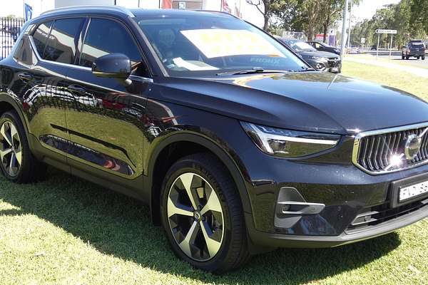 2024 Volvo XC40 Plus B4