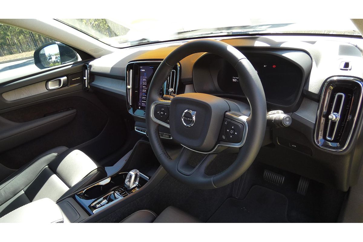 2024 Volvo XC40 Plus B4