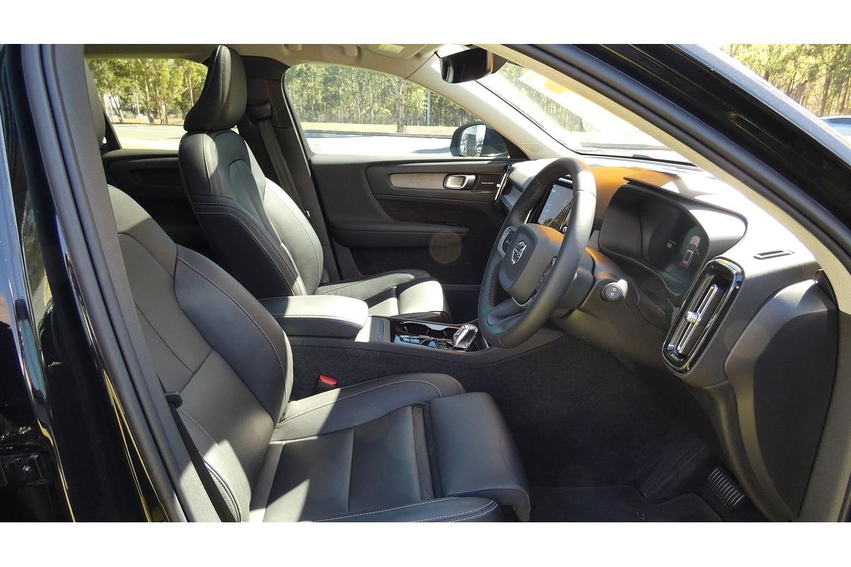 2024 Volvo XC40 Plus B4