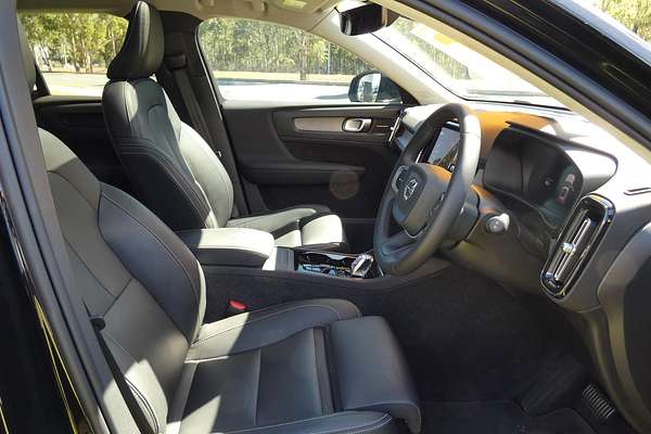 2024 Volvo XC40 Plus B4