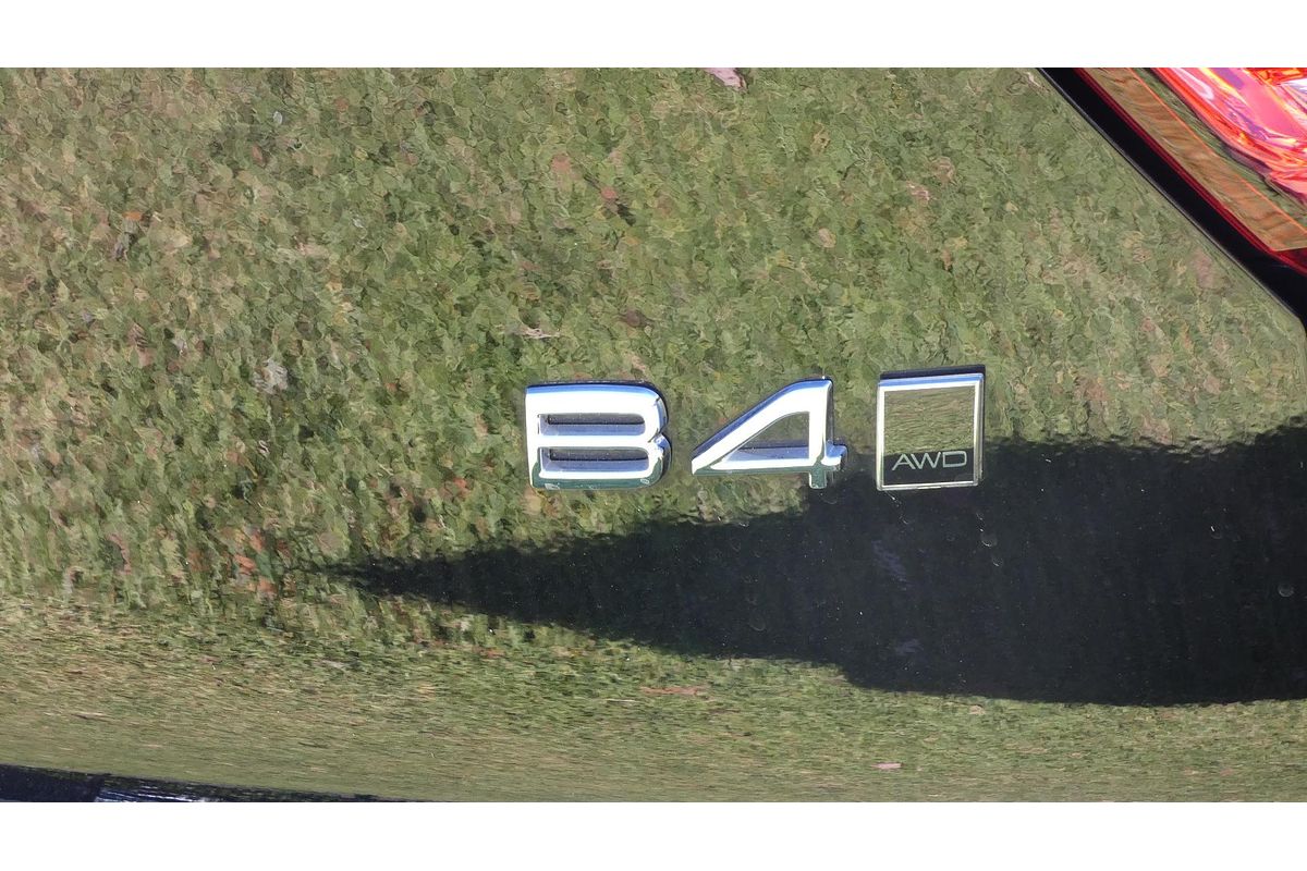 2024 Volvo XC40 Plus B4