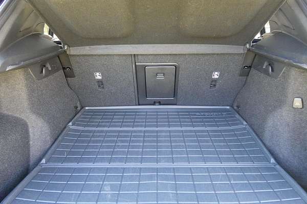 2024 Volvo XC40 Plus B4