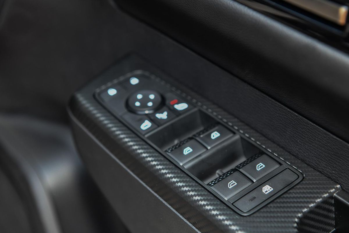 2025 Mitsubishi Triton GSR MV 4X4