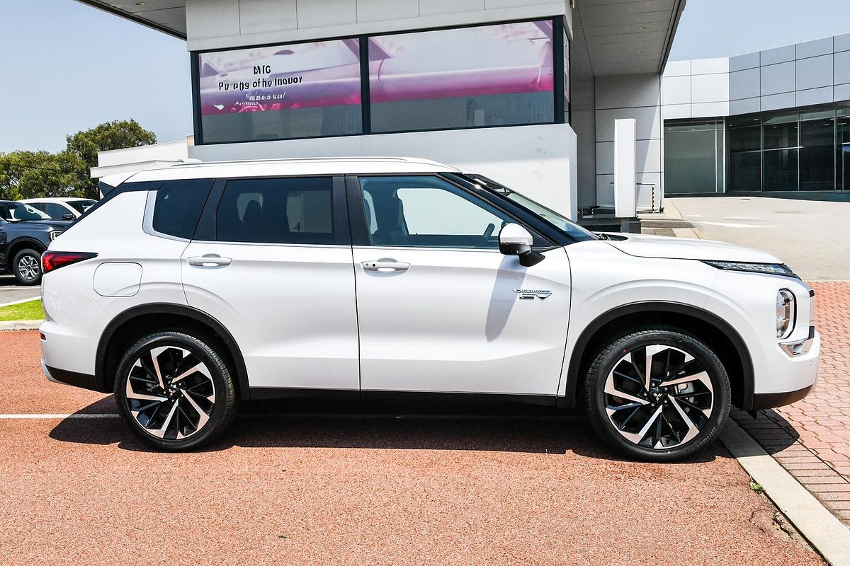2025 Mitsubishi Outlander PHEV Aspire ZM