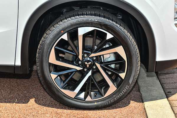 2025 Mitsubishi Outlander PHEV Aspire ZM