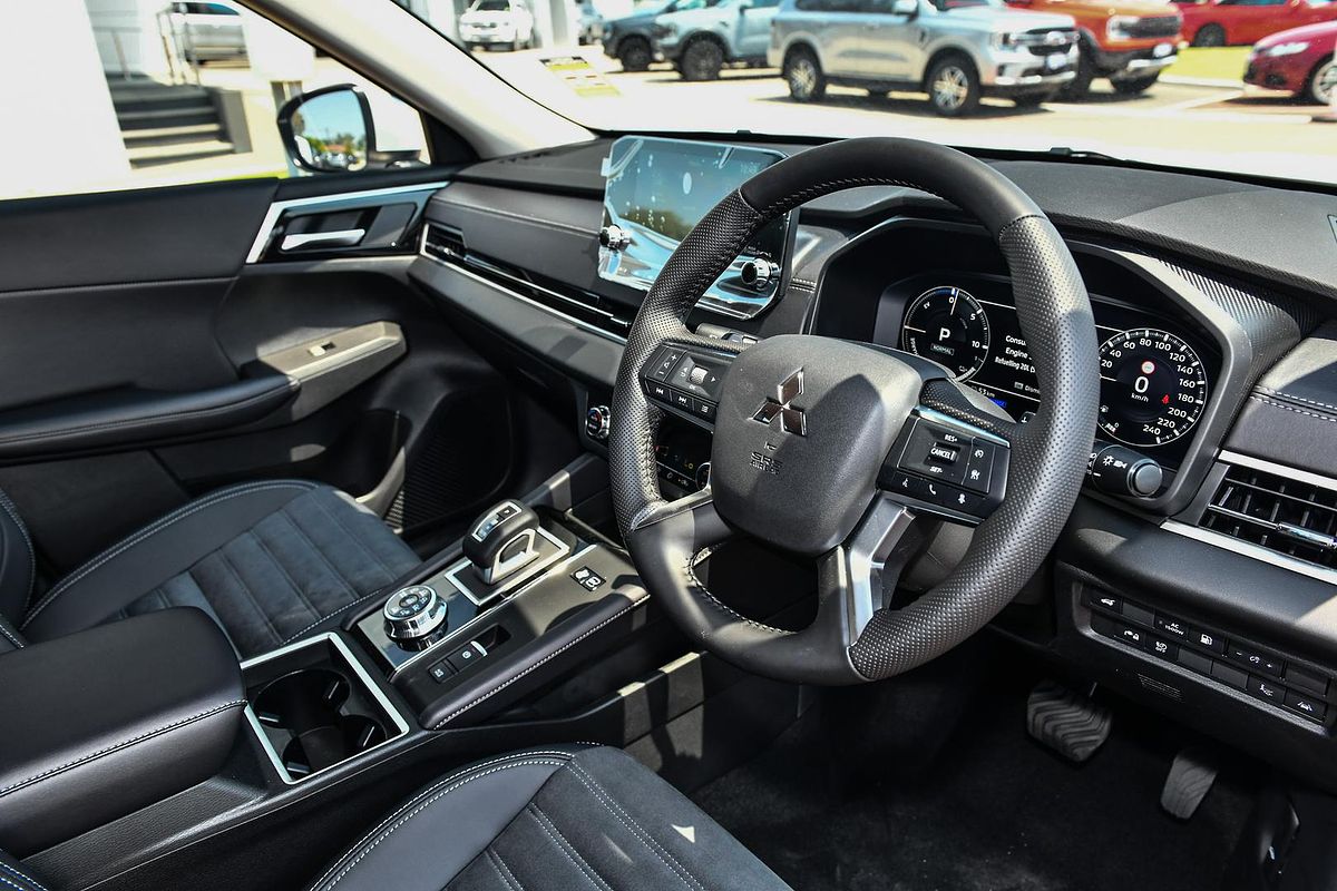 2025 Mitsubishi Outlander PHEV Aspire ZM