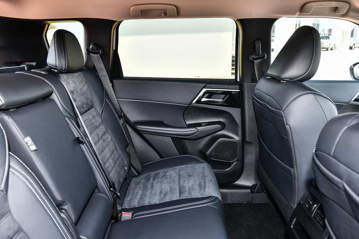 2025 Mitsubishi Outlander PHEV Aspire ZM