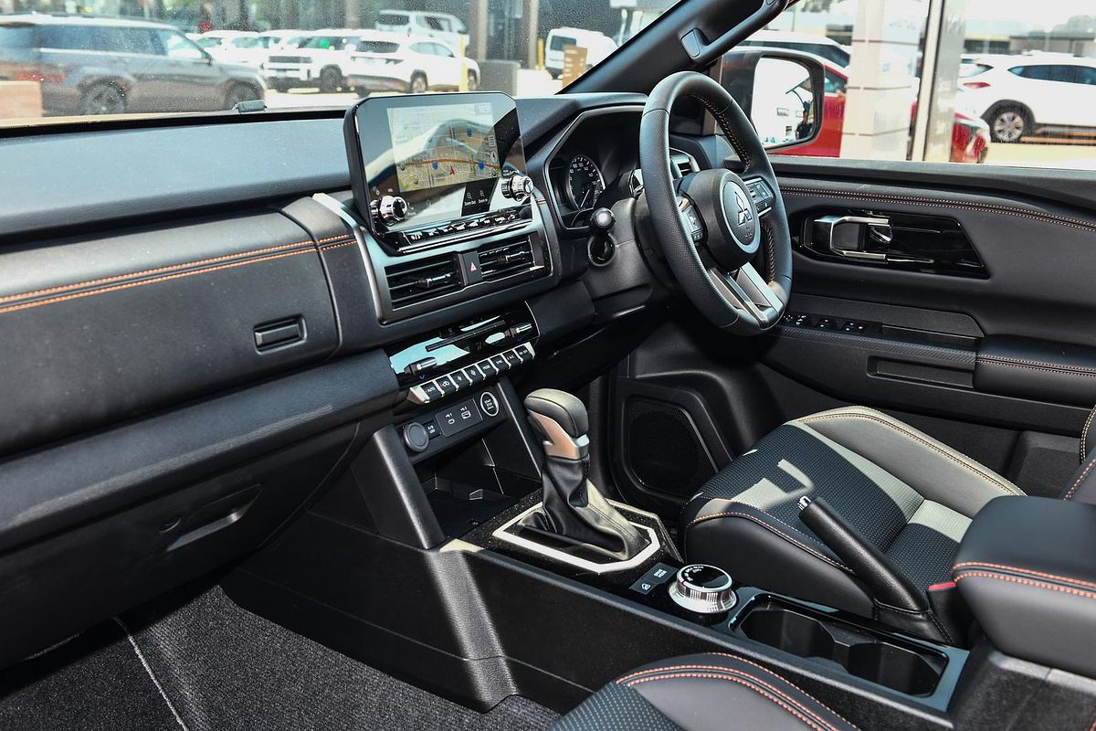 2025 Mitsubishi Triton GSR MV 4X4