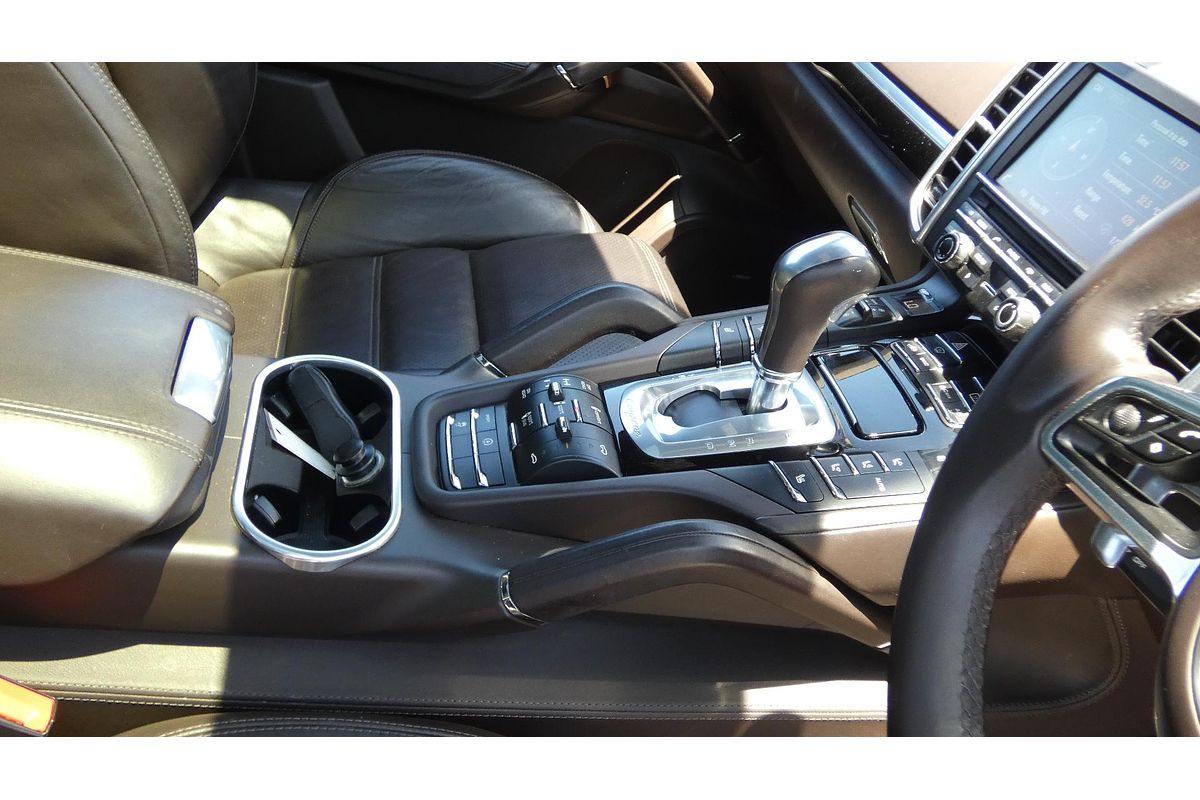 2015 Porsche Cayenne S 92A