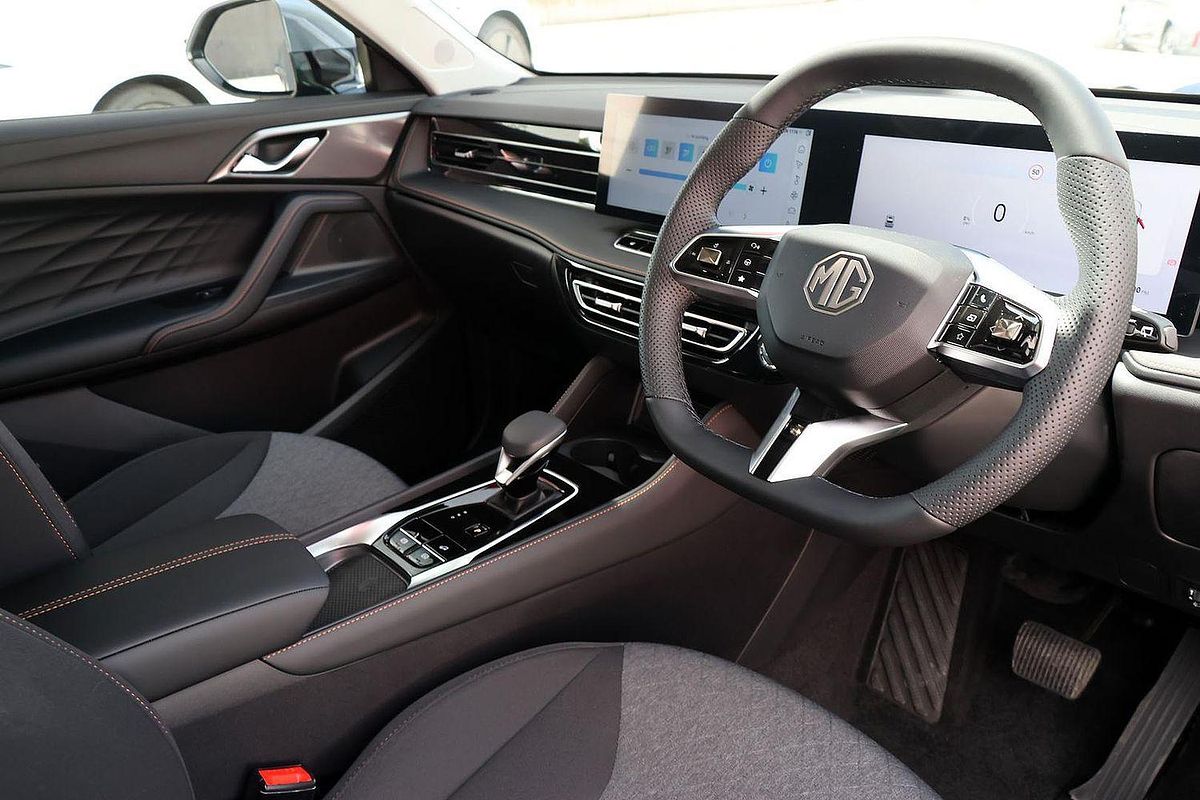 2025 MG HS Hybrid+ Excite AS33H