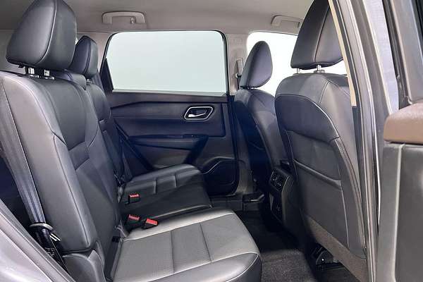 2023 Nissan X-TRAIL ST-L T33