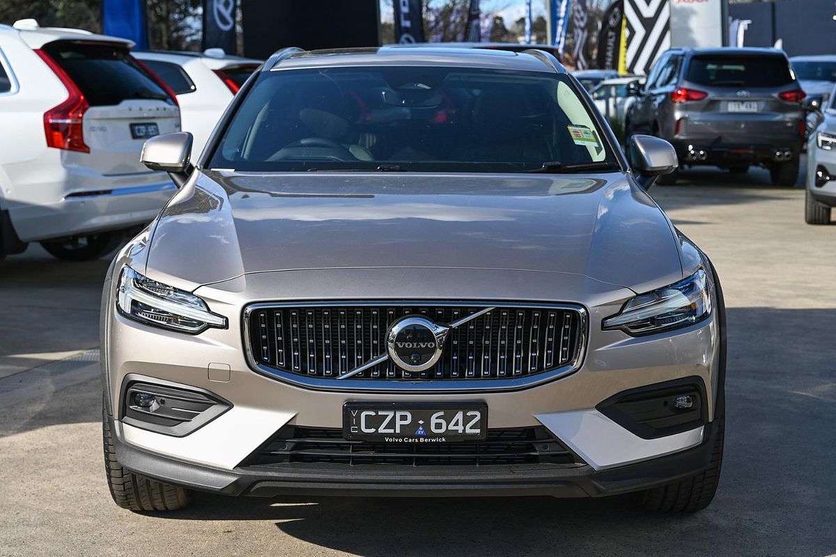 2024 Volvo V60 Cross Country Ultimate B5 Bright