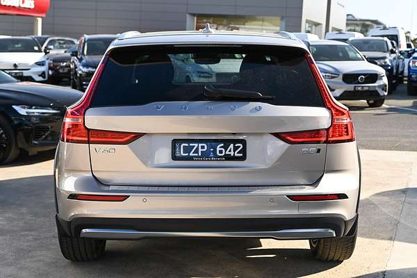 2024 Volvo V60 Cross Country Ultimate B5 Bright