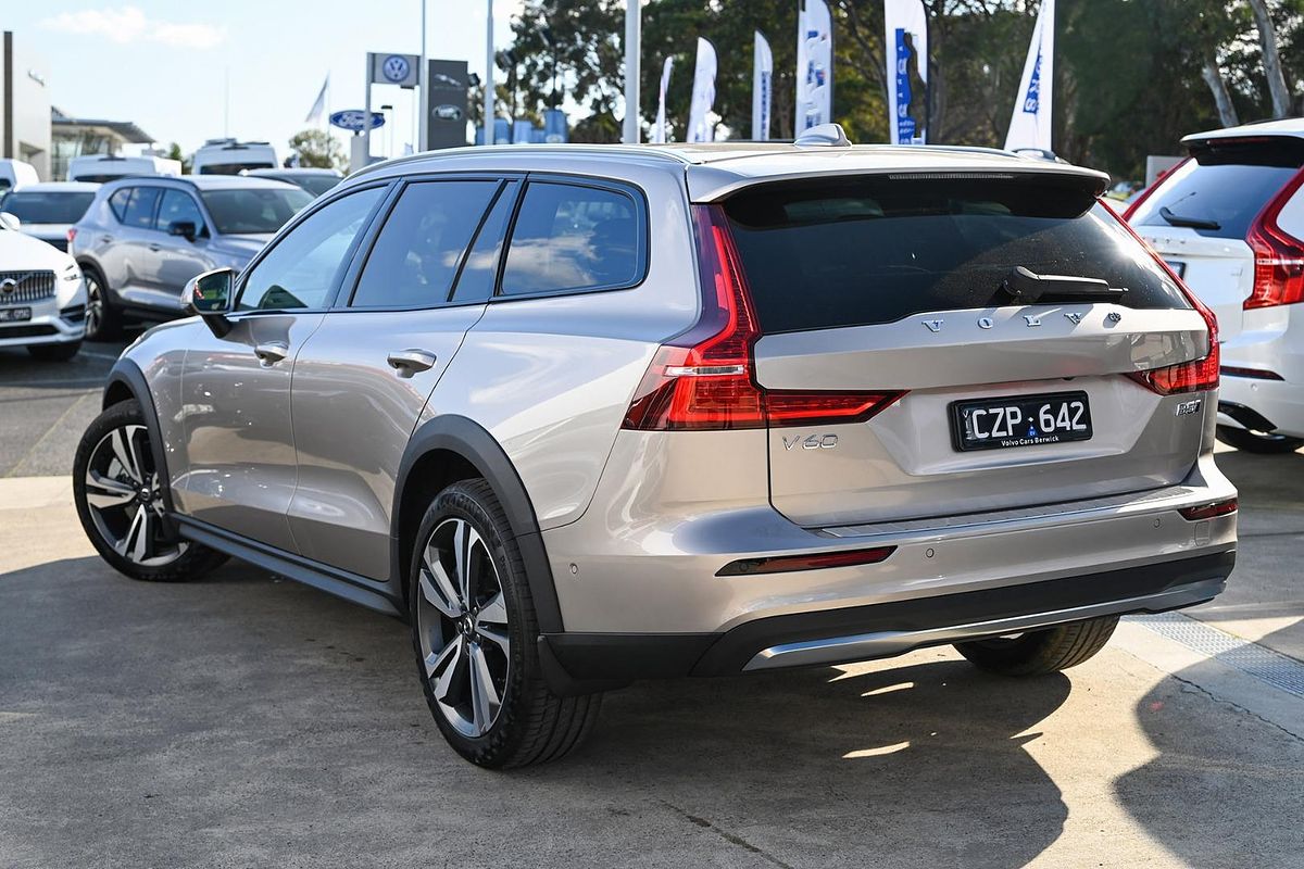 2024 Volvo V60 Cross Country Ultimate B5 Bright