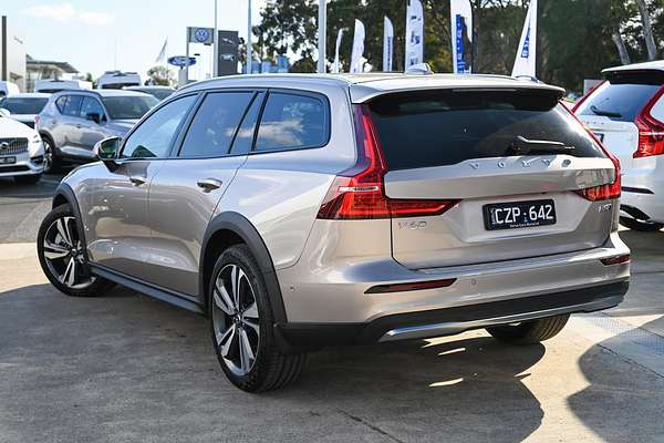 2024 Volvo V60 Cross Country Ultimate B5 Bright