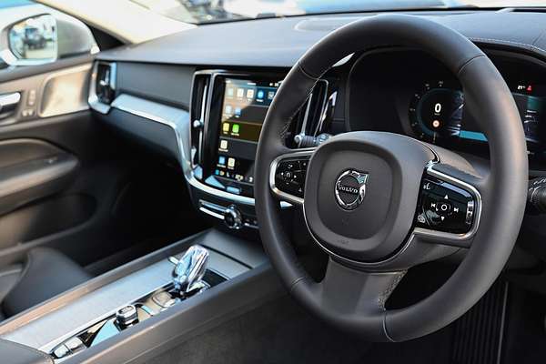 2024 Volvo V60 Cross Country Ultimate B5 Bright
