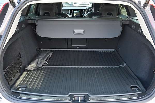 2024 Volvo V60 Cross Country Ultimate B5 Bright