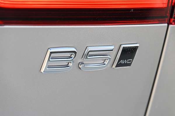 2024 Volvo V60 Cross Country Ultimate B5 Bright