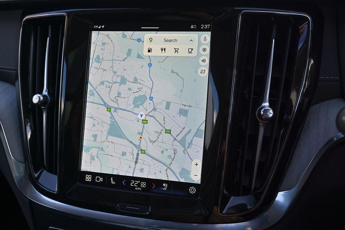 2024 Volvo V60 Cross Country Ultimate B5 Bright