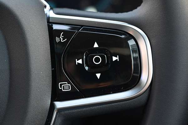 2024 Volvo V60 Cross Country Ultimate B5 Bright