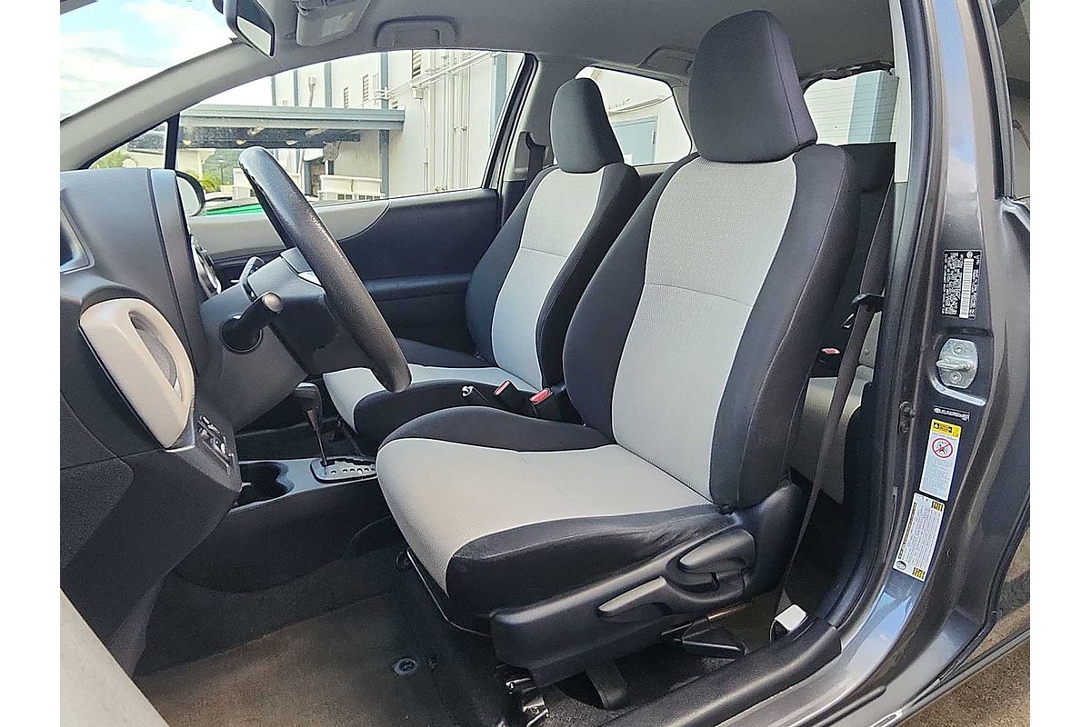 2013 Toyota Yaris L