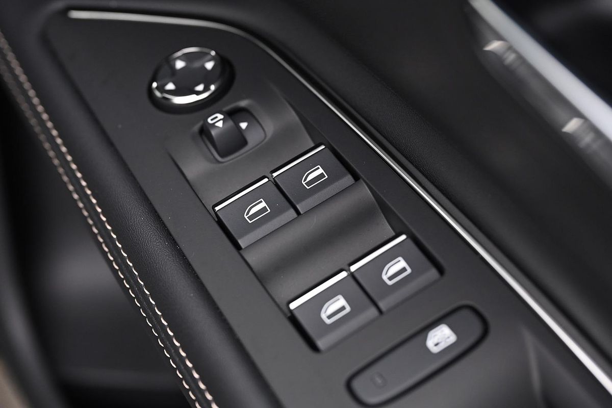 2023 Peugeot 5008 GT Sport P87