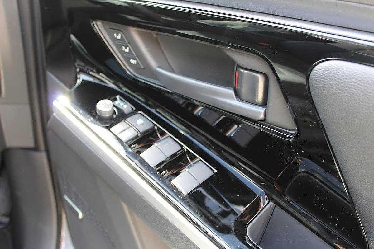 2024 Subaru Solterra AWD Touring E1-1