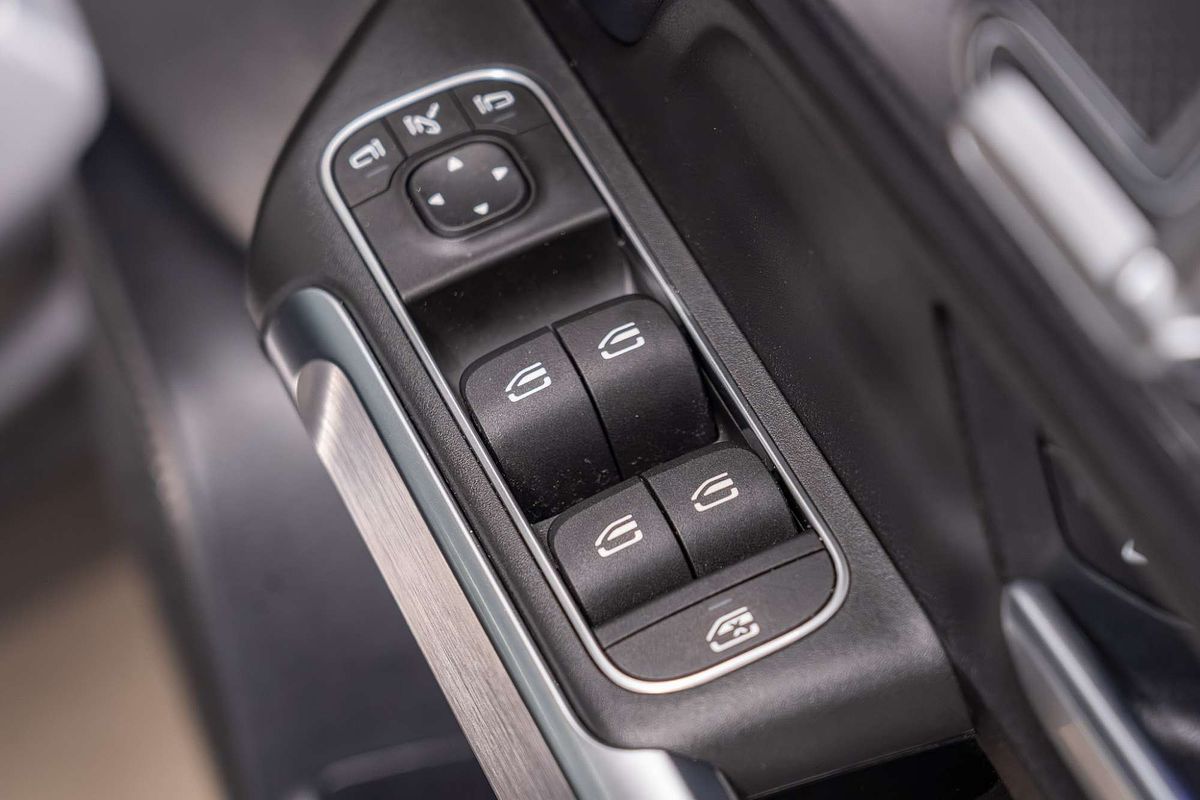 2021 Mercedes-Benz GLB-Class GLB200 X247