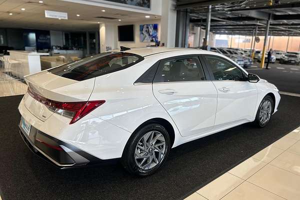 2025 Hyundai i30 Elite Hybrid CN7.V2