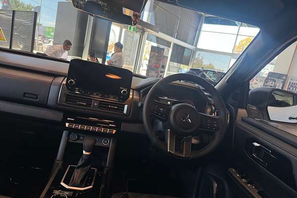 2025 Mitsubishi Triton GSR MV 4X4