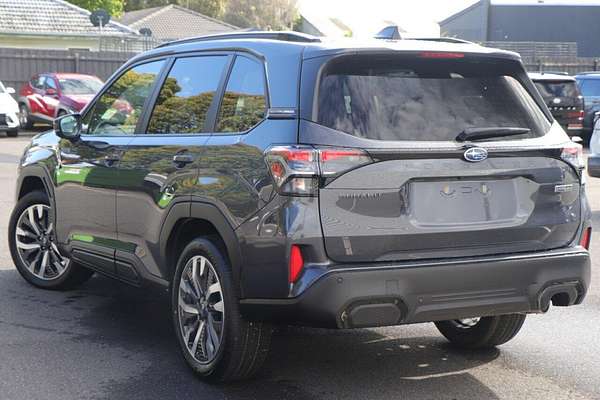 2025 Subaru Forester Hybrid Touring S6