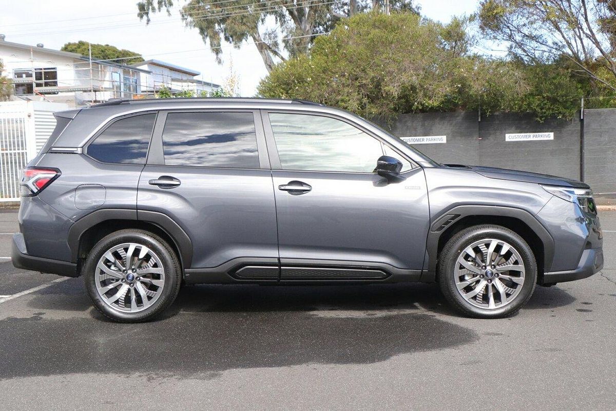 2025 Subaru Forester Hybrid Touring S6