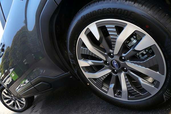 2025 Subaru Forester Hybrid Touring S6