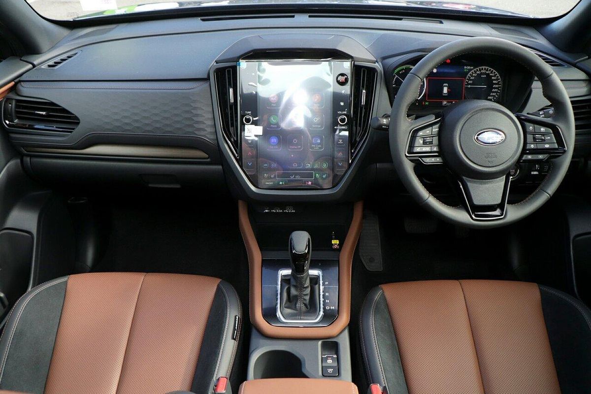 2025 Subaru Forester Hybrid Touring S6