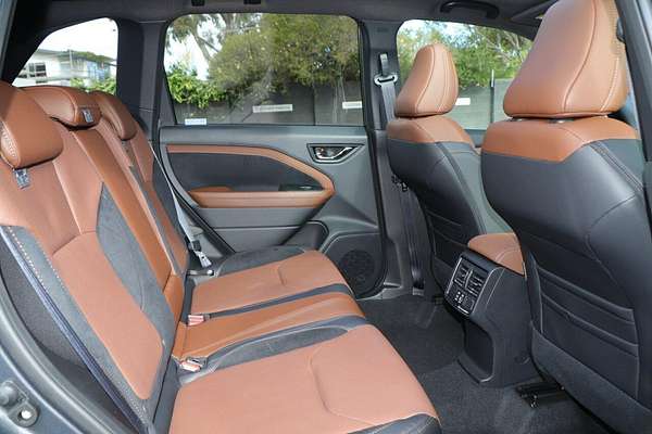 2025 Subaru Forester Hybrid Touring S6