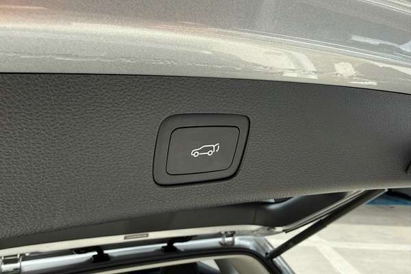 2022 MG HS Excite SAS23