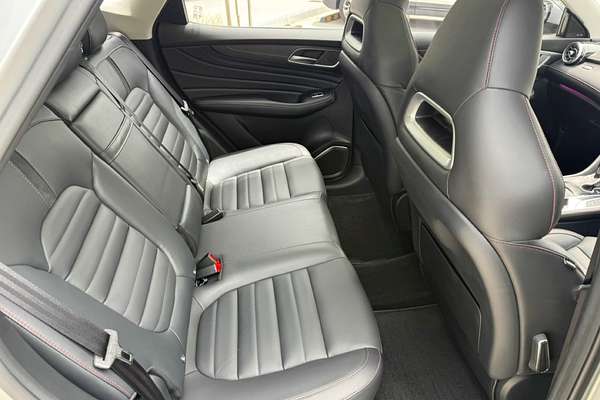 2022 MG HS Excite SAS23